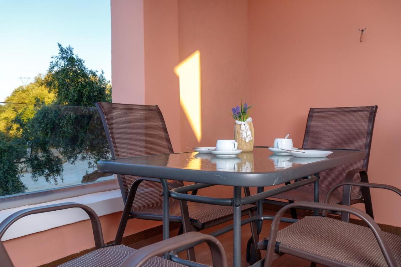 Georgioupoli Studio 2 With A Pool And Lake Views 외부 사진