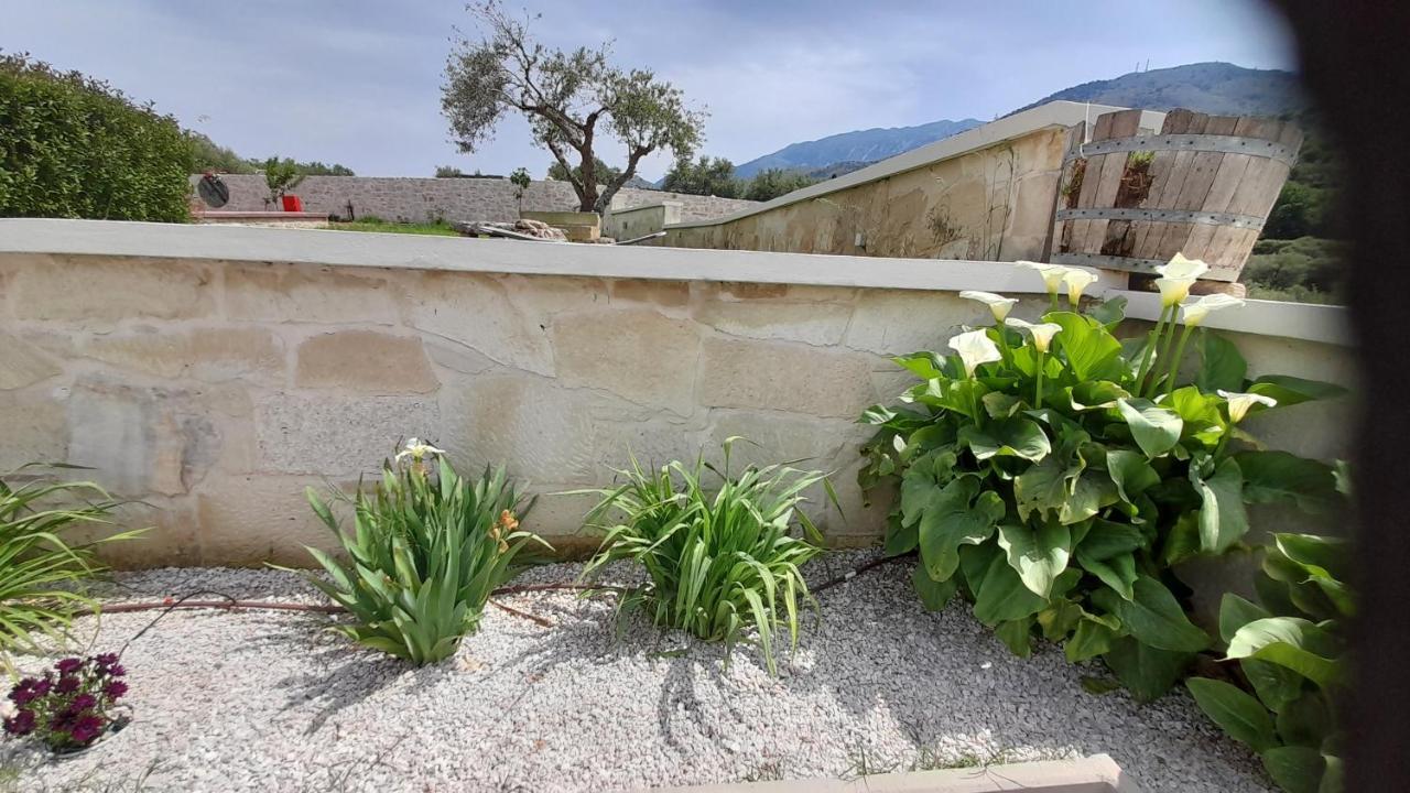 Georgioupoli Studio 2 With A Pool And Lake Views 외부 사진